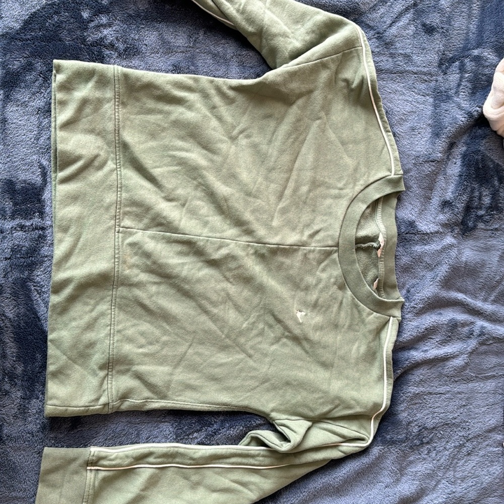 Jack Wills pullover worn maybe 4 or 5 times. Always dry cleaned, never washed.
